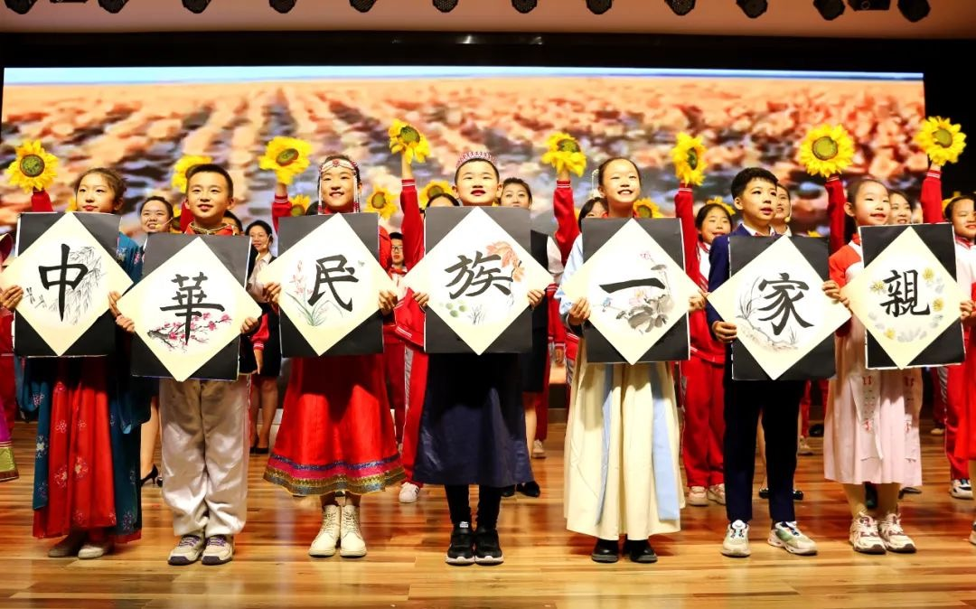 呼和浩特市赛罕区和广西壮族自治区南宁市宾阳县共同举办“壮族三月三,宾阳·赛罕心连心”青少年交流活动。(来源:内蒙古自治区民族事务委员会)